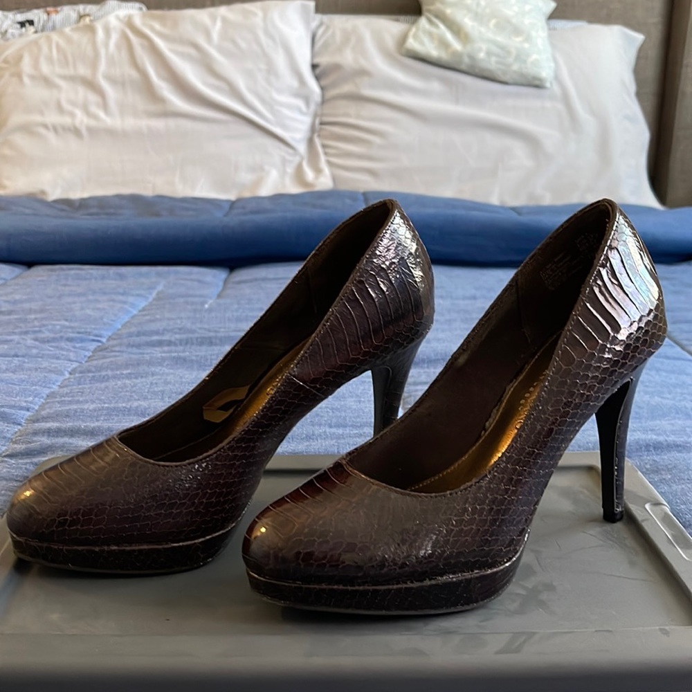 Chocolate brown snake skin patent leather pumps